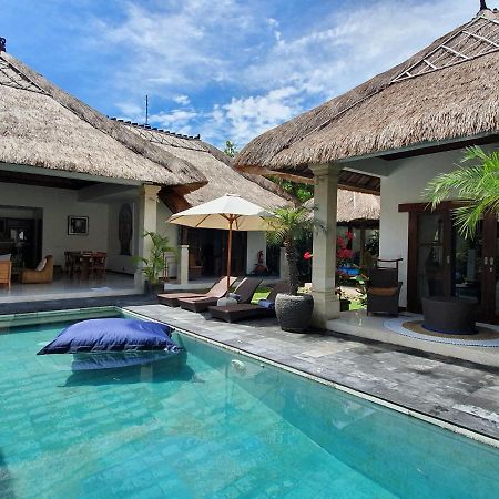 Beautiful Villa Indah 塞米亚克 外观 照片