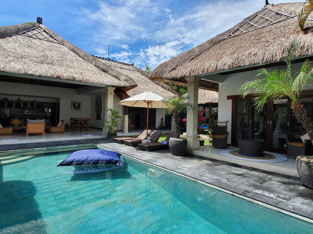 Beautiful Villa Indah 塞米亚克 外观 照片